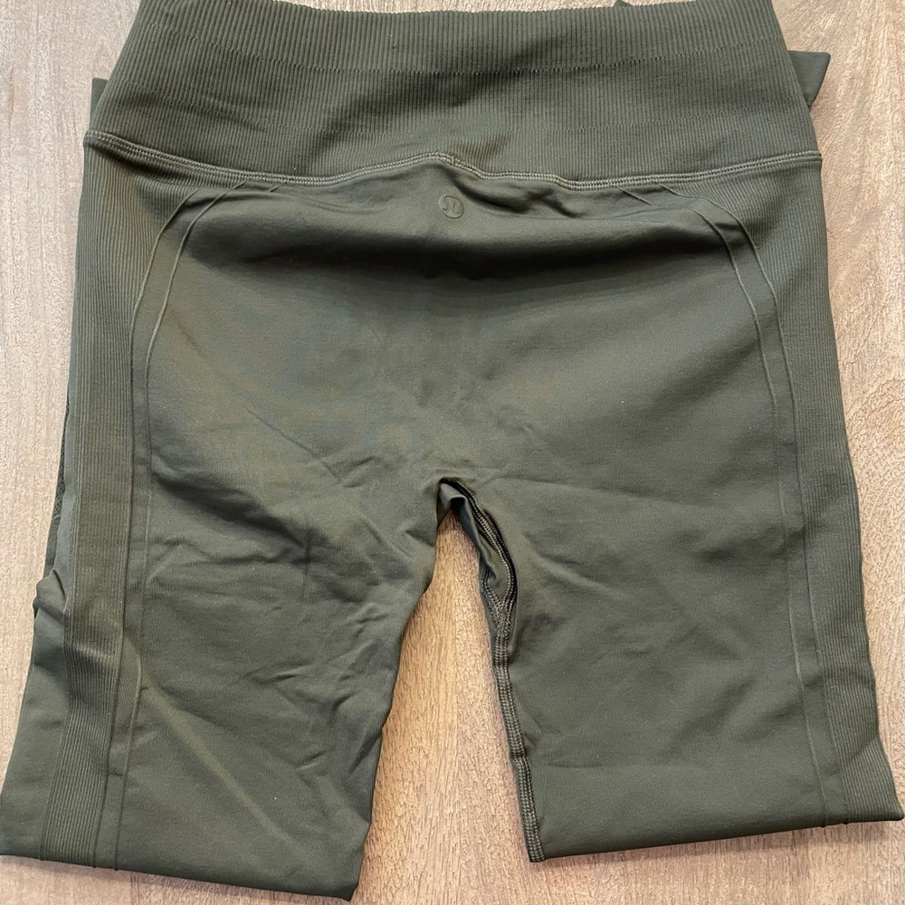 Green lululemon leggings